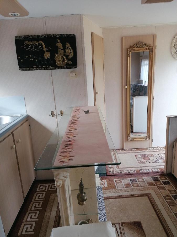 Отель Mobilheim In Alttrebbin Neutrebbin Экстерьер фото